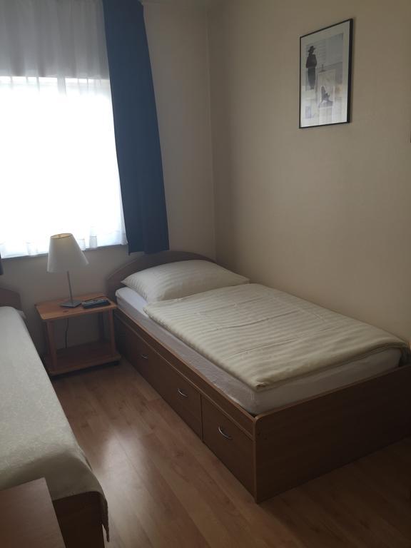Hotel Restaurant Zagreb كولونيا المظهر الخارجي الصورة