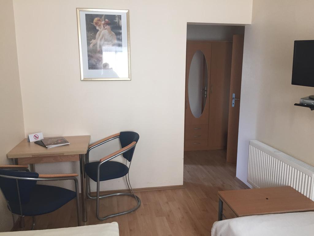 Hotel Restaurant Zagreb كولونيا المظهر الخارجي الصورة